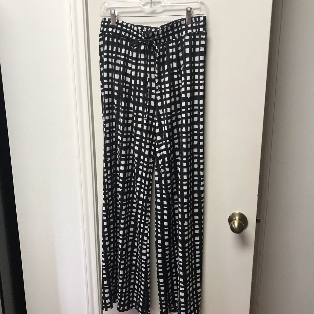 Wide legged pants